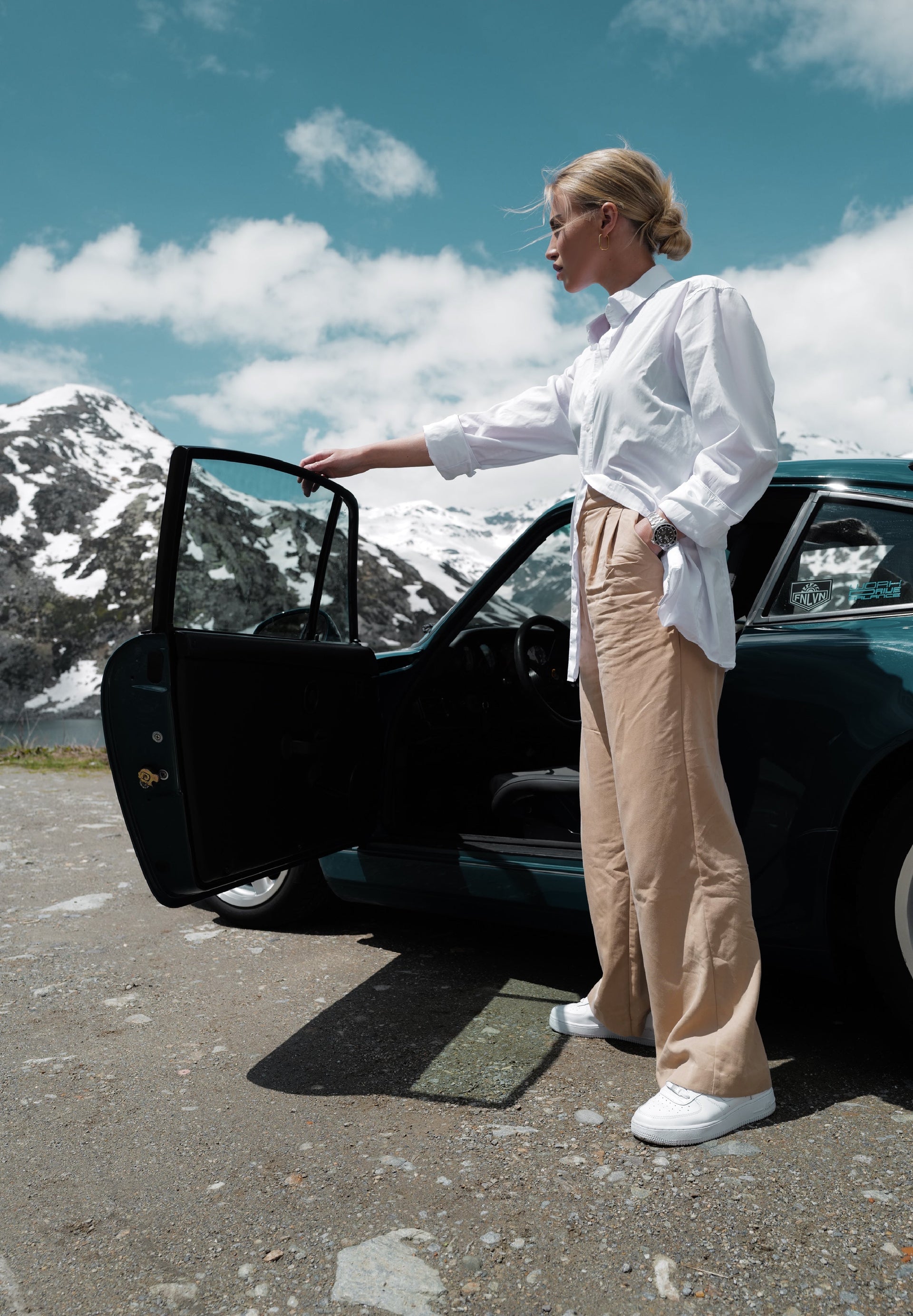 Hanna Schönwald Cares for her Mercedes Benz W123 230 CE Coupé 1984